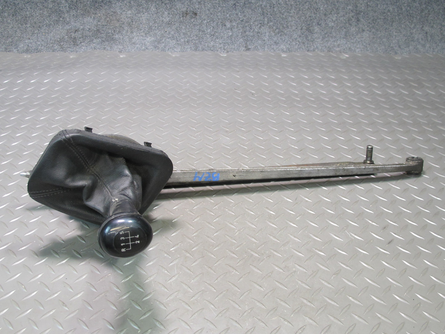 96-99 BMW E36/7 Z3 1.9L M44 M/T Gearshifter Arm Lever Rod w Boot & Knob Assy OEM