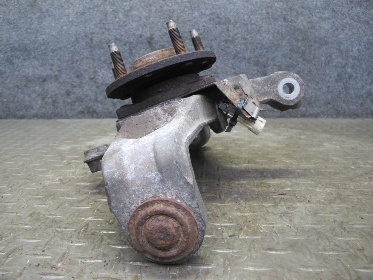 97-04 Chevrolet Corvette C5 Front Left Spindle Knuckle Wheel Hub Bearing OEM