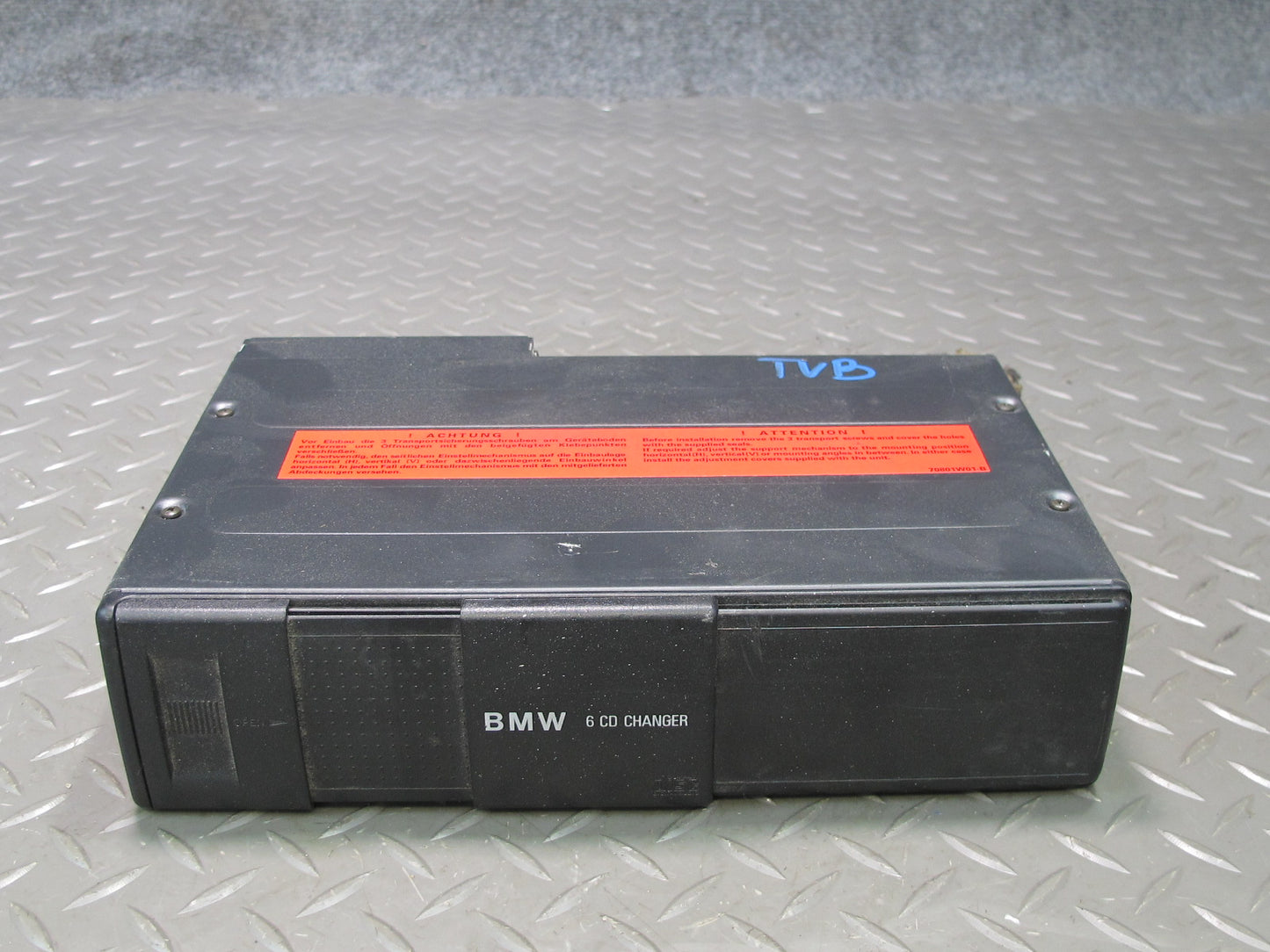 01-03 BMW E46 330Ci CD Changer Player NO Magazine 469404 OEM