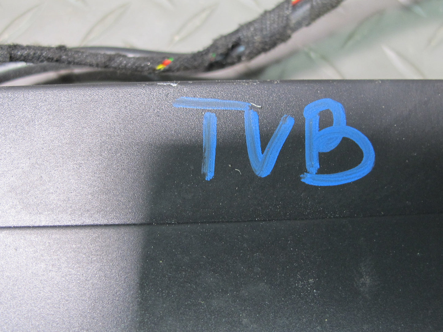 01-03 BMW E46 330Ci CD Changer Player NO Magazine 469404 OEM