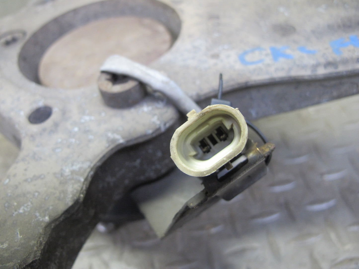 97-04 Chevrolet Corvette C5 Front Left Spindle Knuckle Wheel Hub Bearing OEM