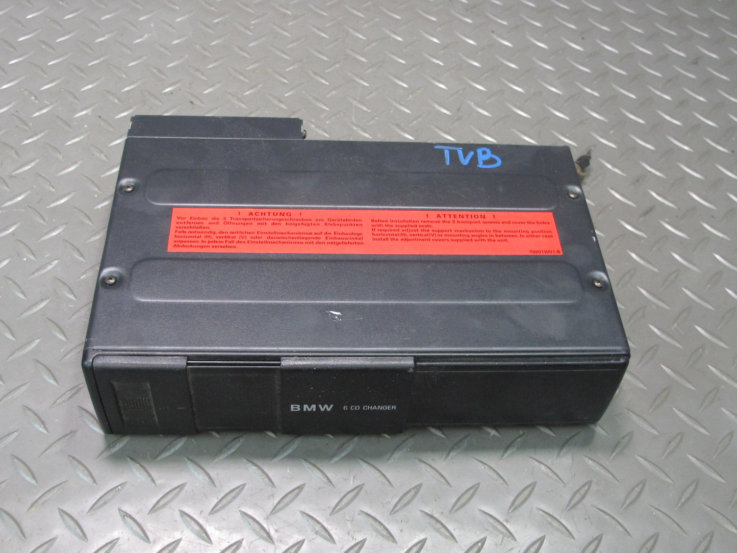 01-03 BMW E46 330Ci CD Changer Player NO Magazine 469404 OEM