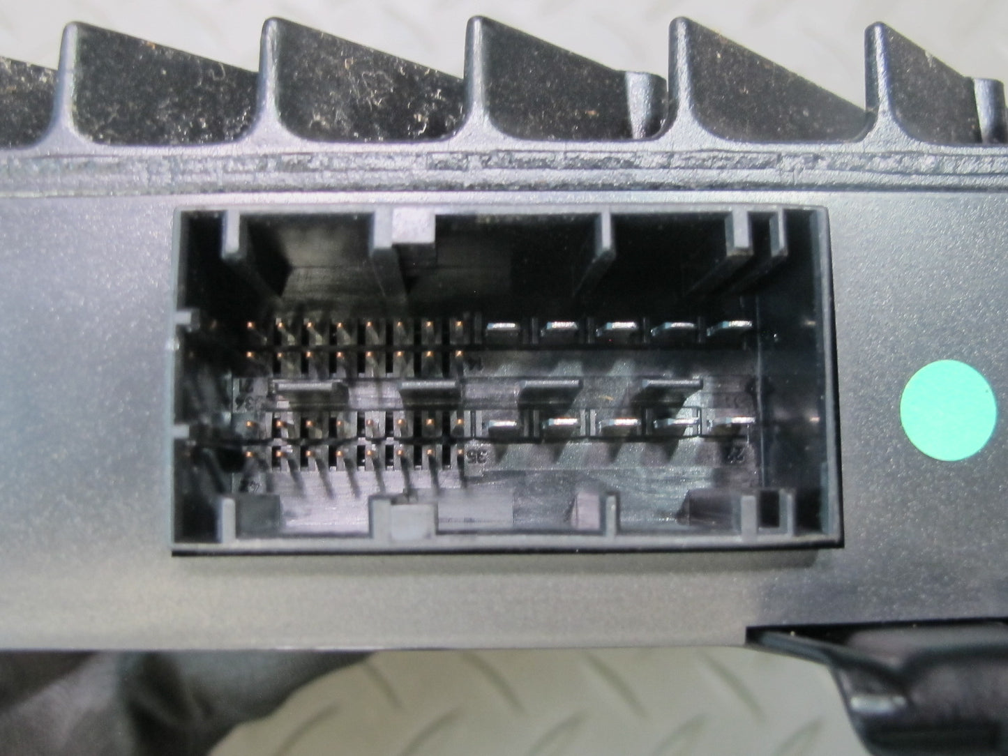 01-06 BMW E46 330Ci Convertible Hi-fi Audio System Amplifier AMP 8376305 OEM