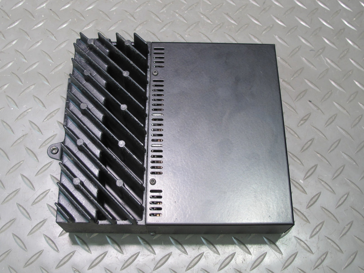 01-06 BMW E46 330Ci Convertible Hi-fi Audio System Amplifier AMP 8376305 OEM