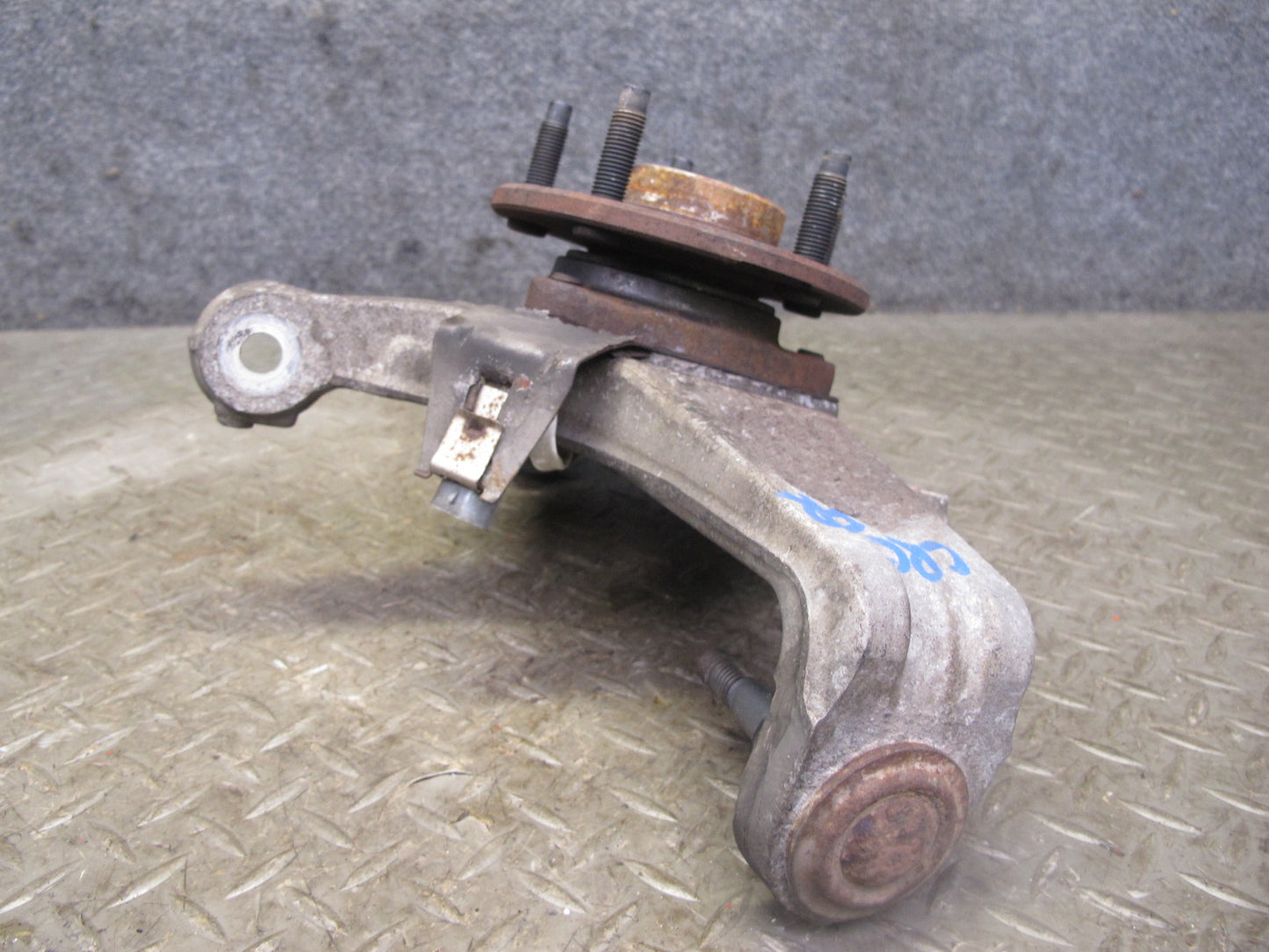 97-04 Chevrolet Corvette C5 Front Right Spindle Knuckle Wheel Hub Bearing OEM