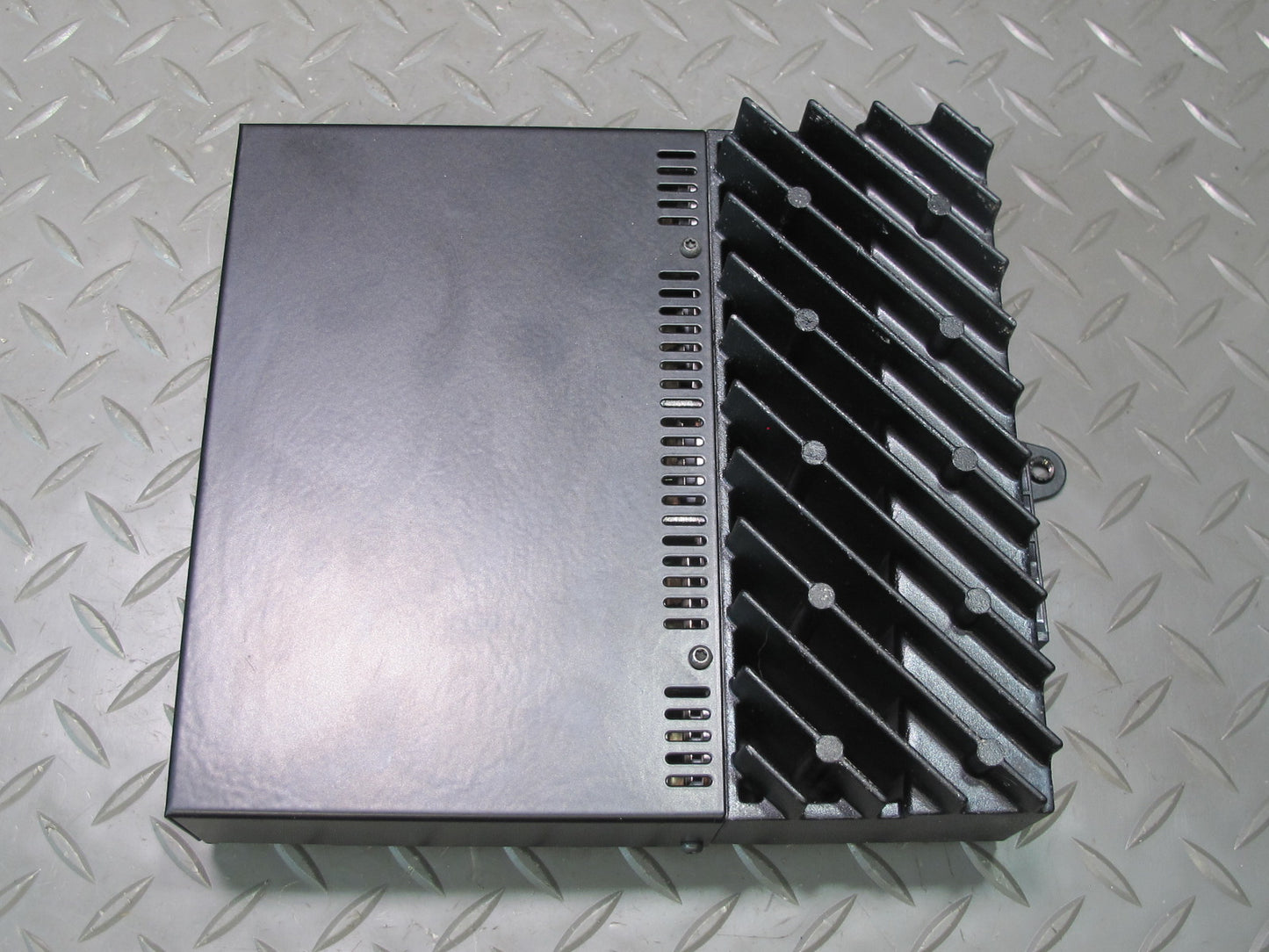 01-06 BMW E46 330Ci Convertible Hi-fi Audio System Amplifier AMP 8376305 OEM