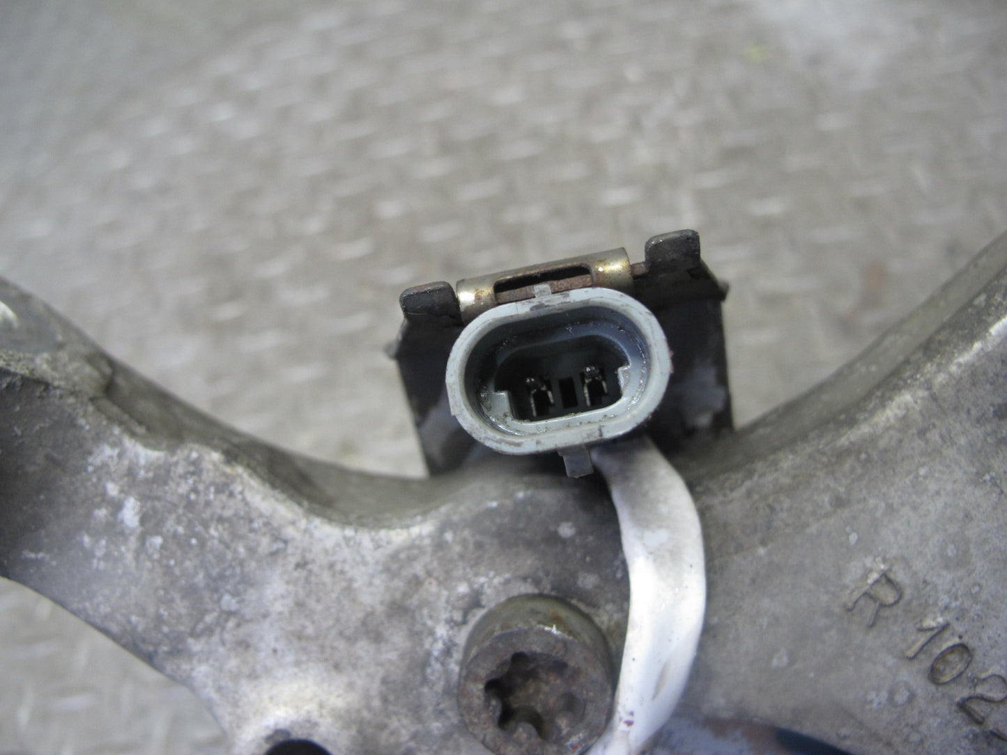 97-04 Chevrolet Corvette C5 Front Right Spindle Knuckle Wheel Hub Bearing OEM