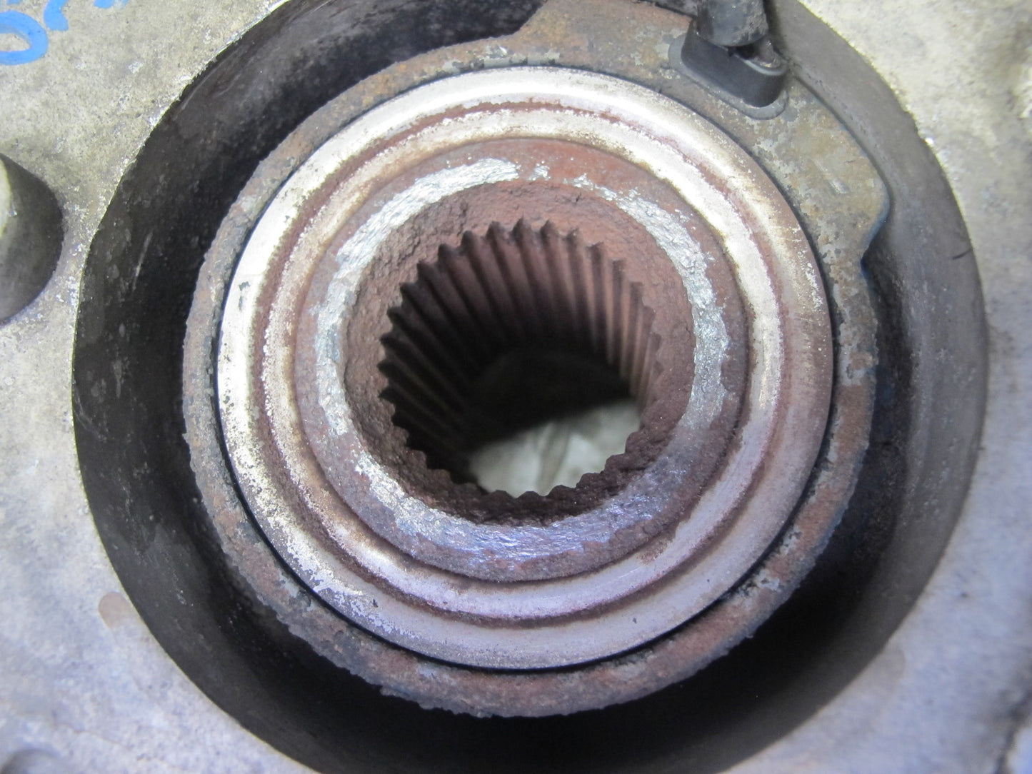 97-04 Chevrolet Corvette C5 Rear Right Spindle Knuckle Wheel Hub Bearing OEM