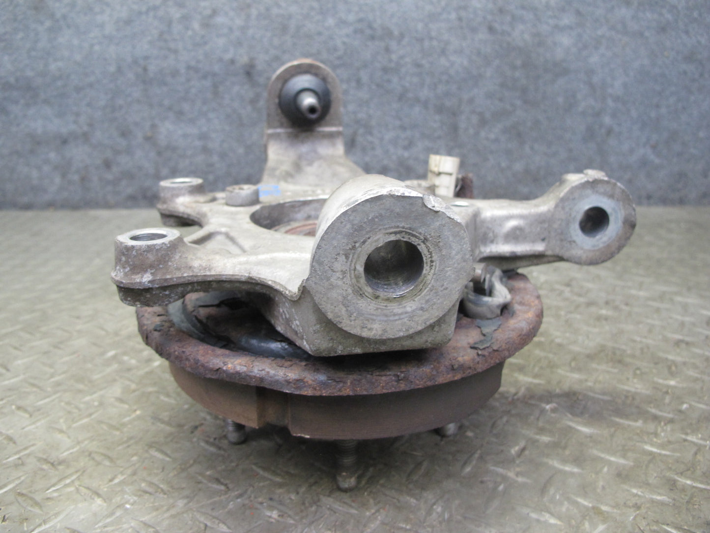 97-04 Chevrolet Corvette C5 Rear Right Spindle Knuckle Wheel Hub Bearing OEM