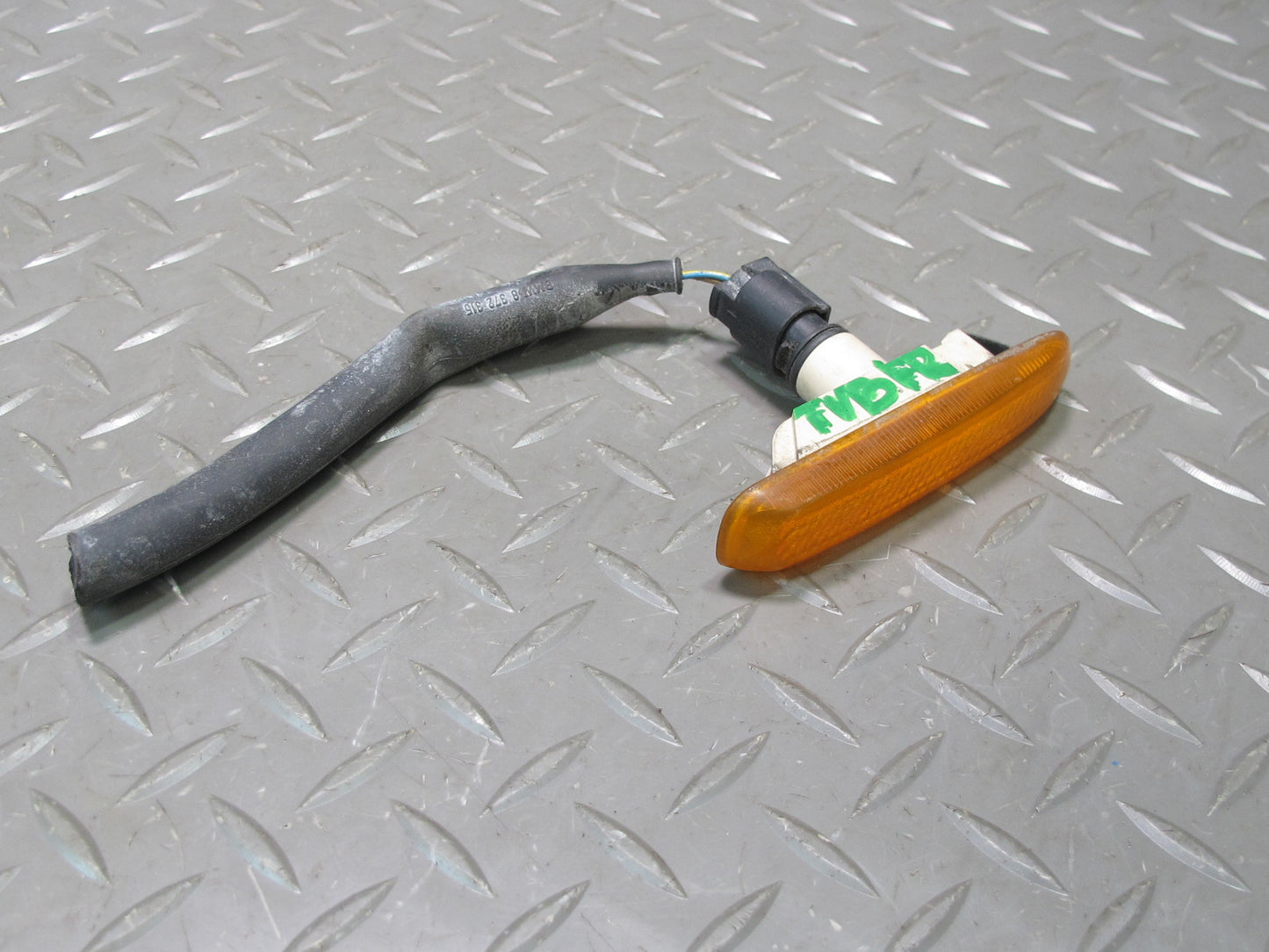 2001 BMW E46 Coupe Convertible Set of 2 Front Side Marker Light Lamp OEM
