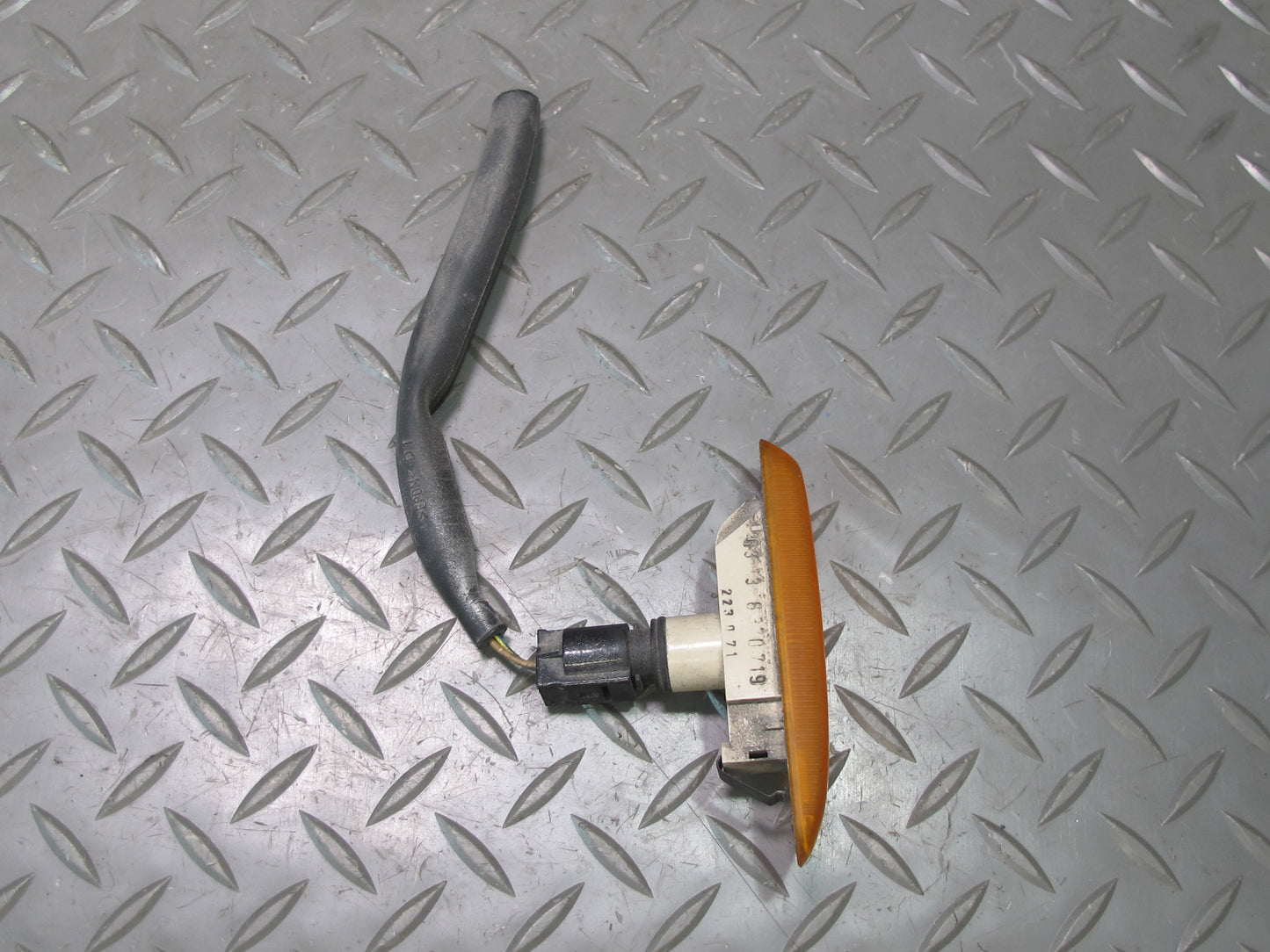 2001 BMW E46 Coupe Convertible Set of 2 Front Side Marker Light Lamp OEM