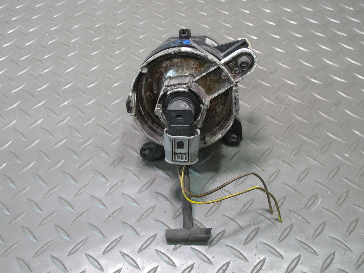01-06 BMW E46 Convertible Set of 2 Front Left & Right Fog Light Lamp OEM