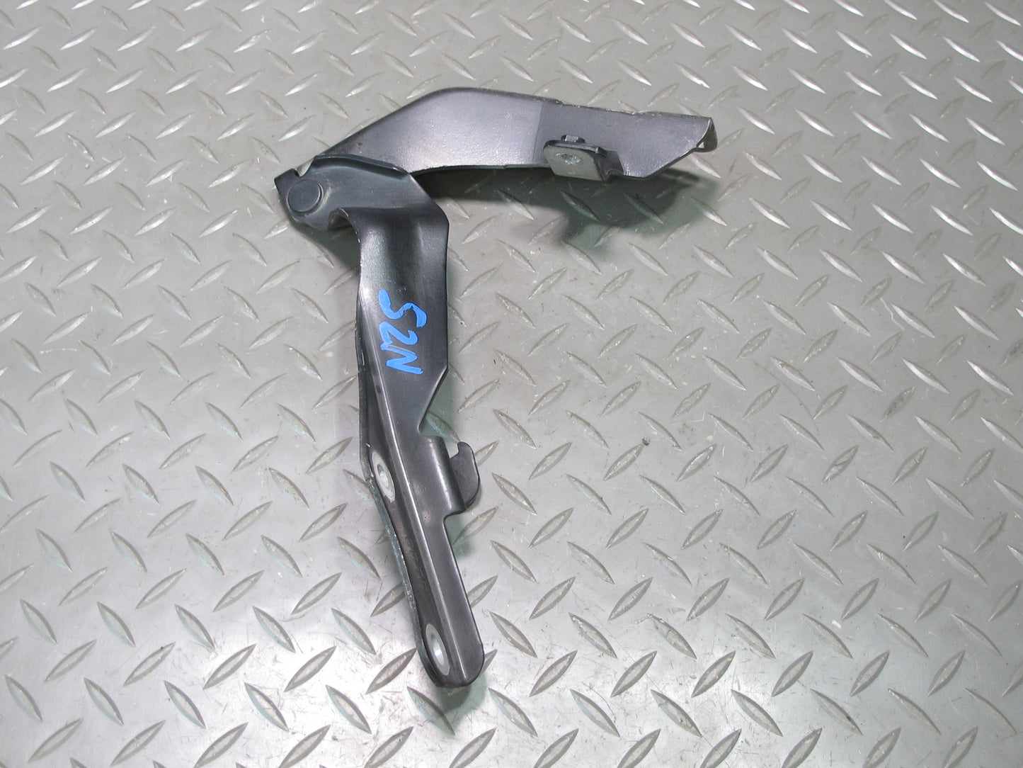 04-09 Nissan 350Z Z33 Front Hood Left & Right Hinge Set Black OEM