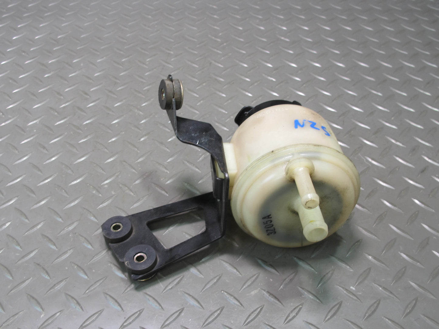 04-07 Nissan 350Z Z33 Convert Power Steering Fluid Reservoir Tank w Bracket OEM
