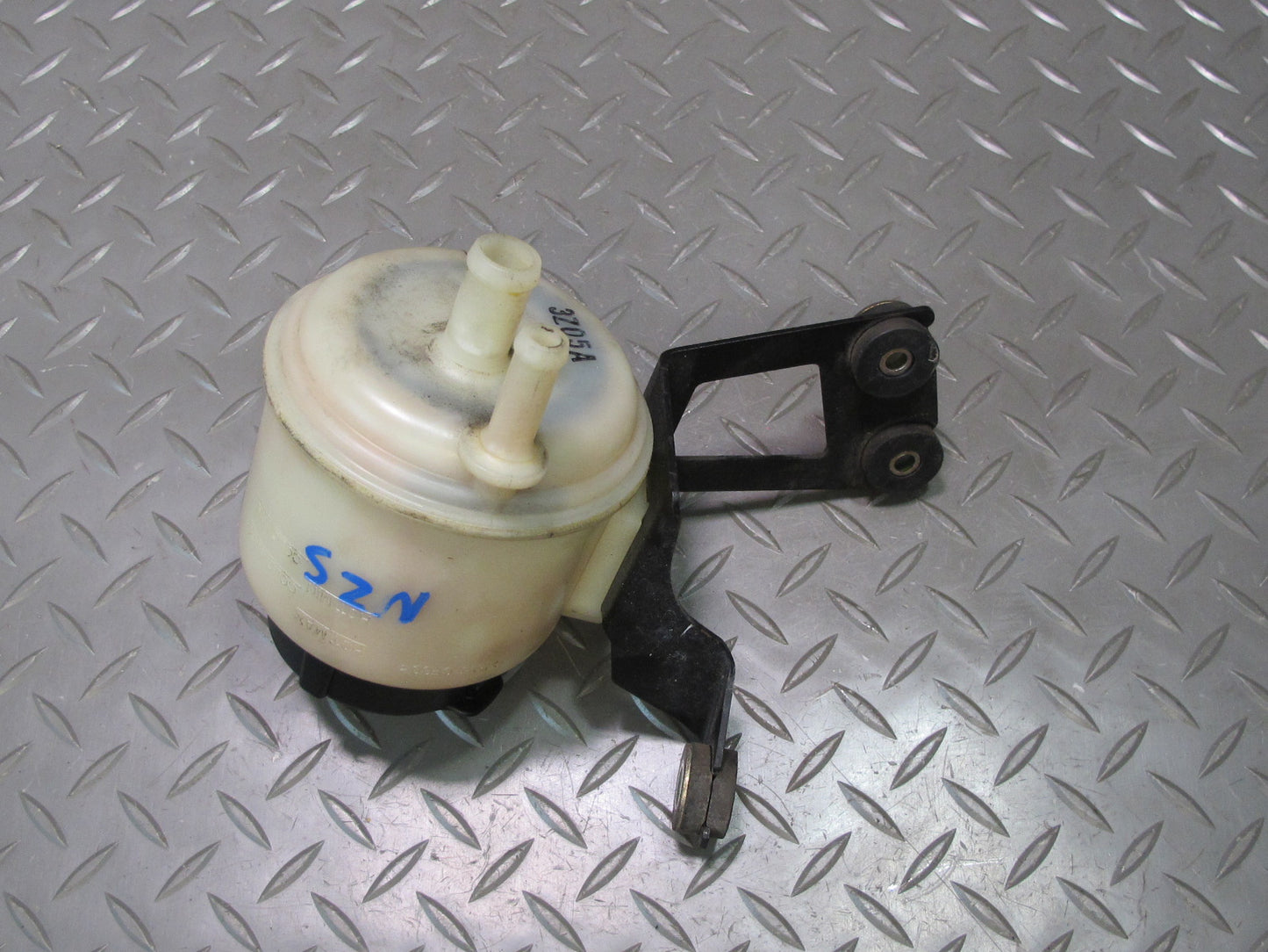 04-07 Nissan 350Z Z33 Convert Power Steering Fluid Reservoir Tank w Bracket OEM