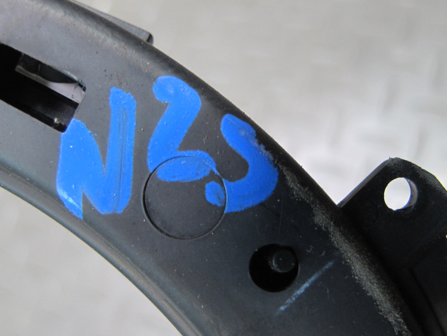 04-05 Nissan 350Z Z33 M/T Manual Transmission Shifter Ring Trim Bezel Silver OEM