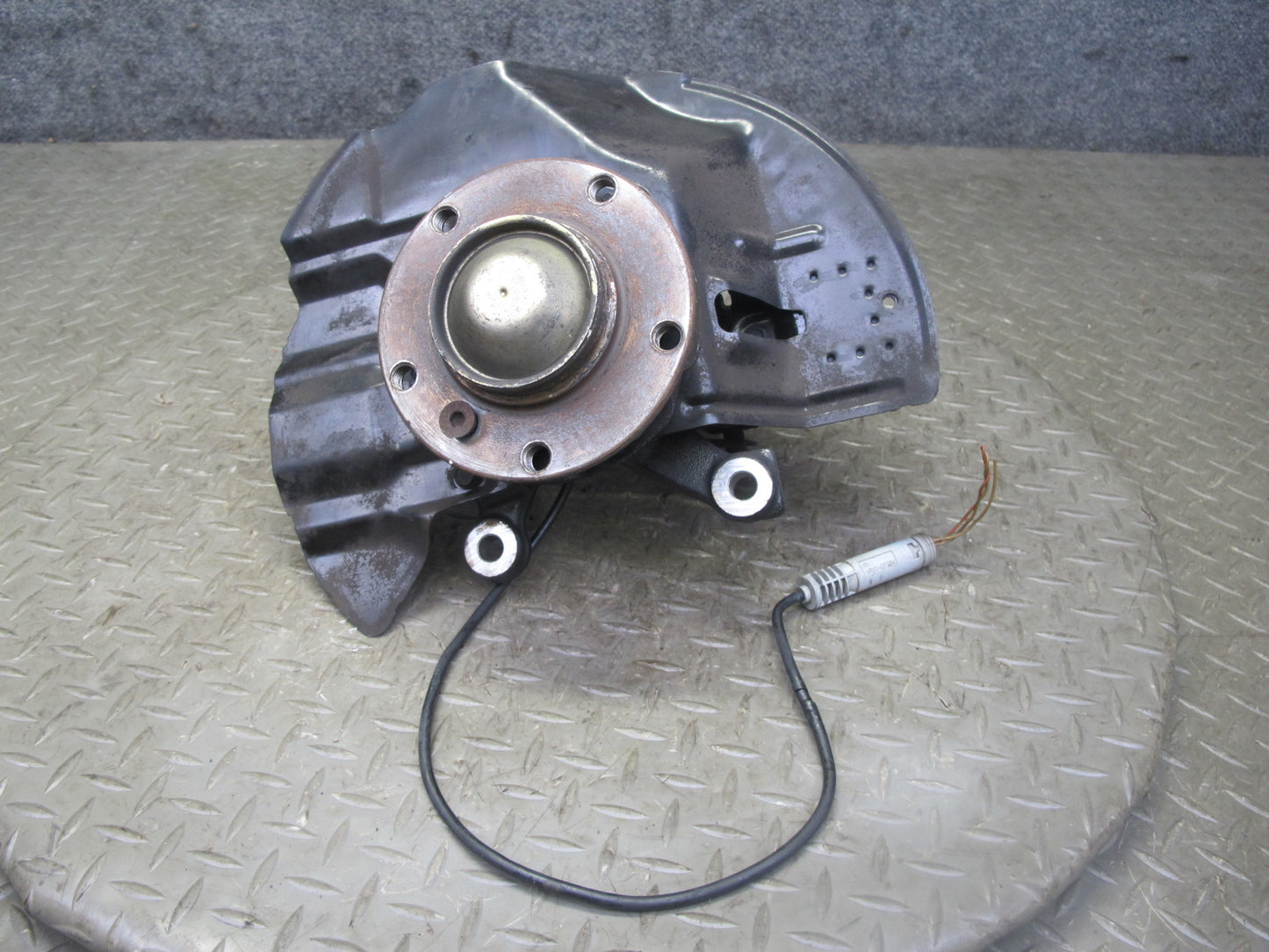 01-06 BMW E46 330ci RWD Front Left Spindle Knuckle Wheel Hub Bearing OEM