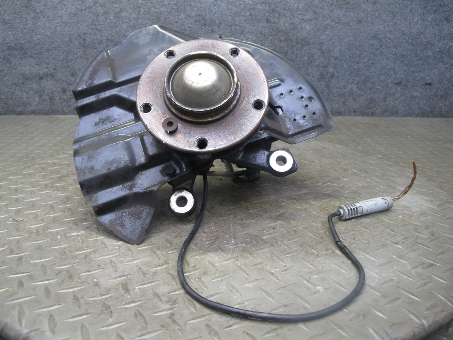 01-06 BMW E46 330ci RWD Front Left Spindle Knuckle Wheel Hub Bearing OEM