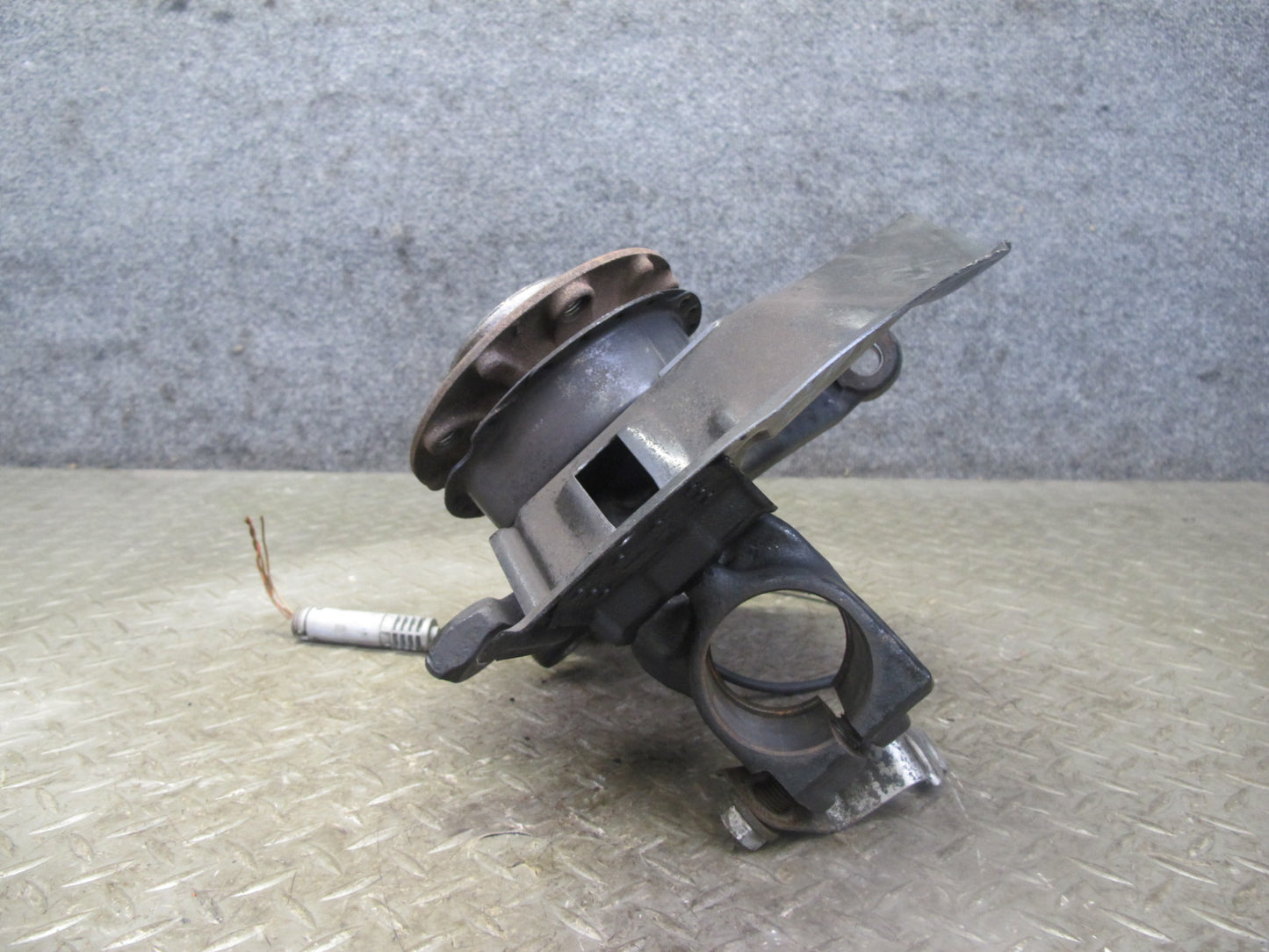 01-06 BMW E46 330ci RWD Front Left Spindle Knuckle Wheel Hub Bearing OEM