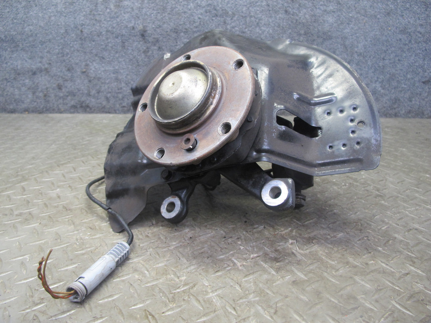 01-06 BMW E46 330ci RWD Front Left Spindle Knuckle Wheel Hub Bearing OEM