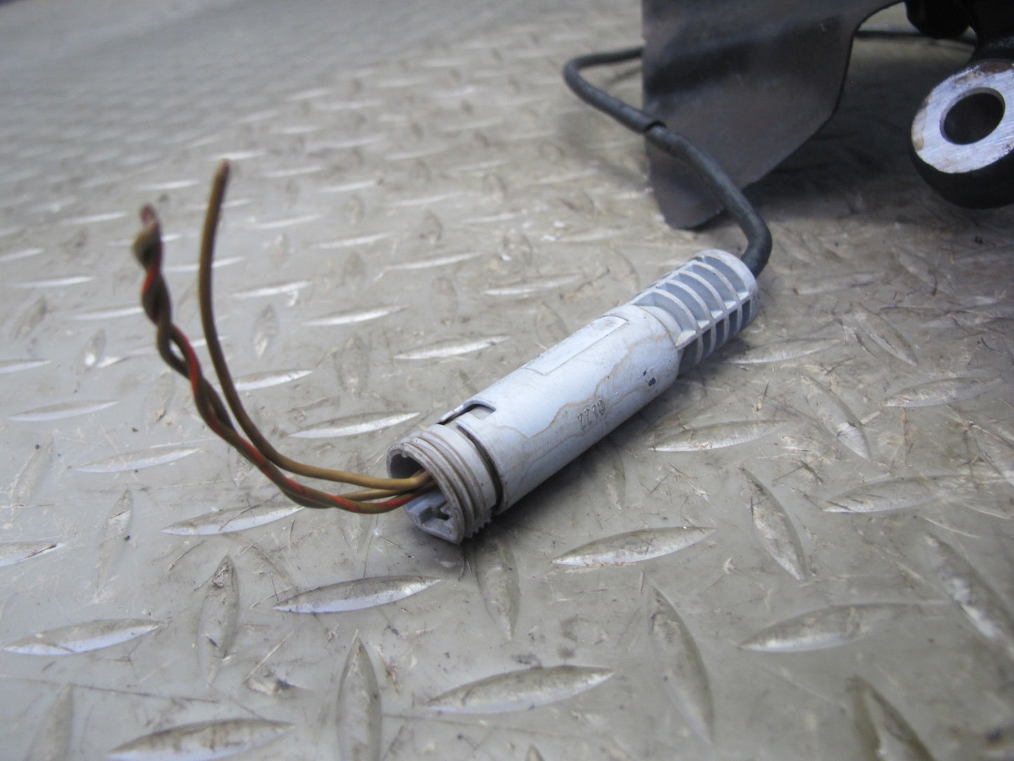 01-06 BMW E46 330ci RWD Front Left Spindle Knuckle Wheel Hub Bearing OEM