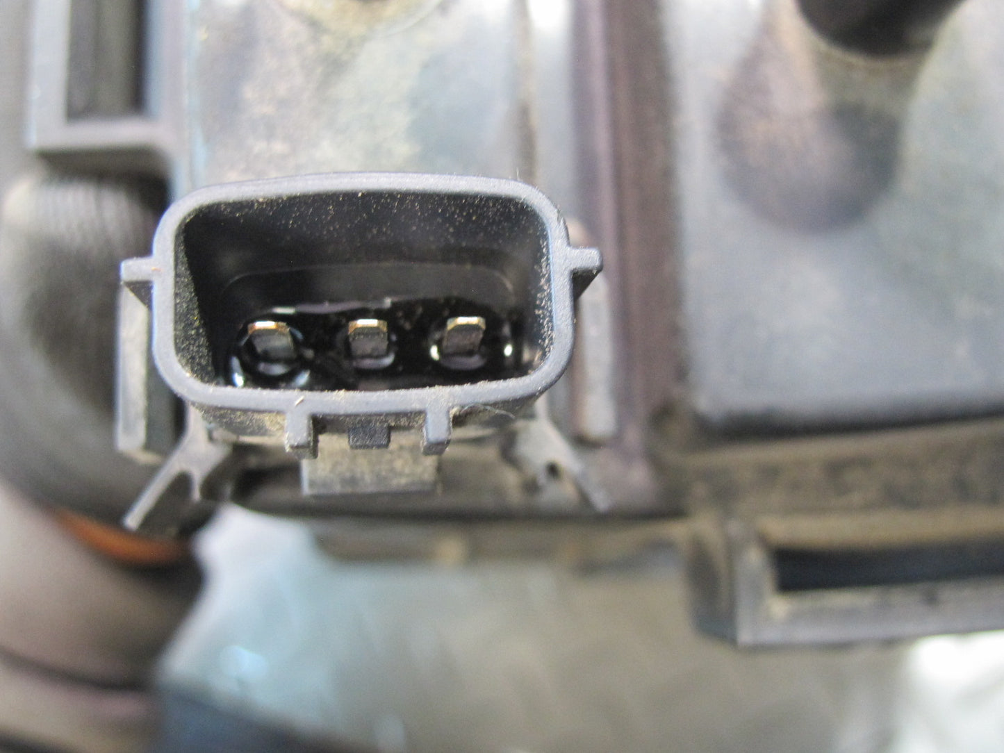 03-09 Nissan 350Z Z33 Fuel Evap Vapor Charcoal Canister 14950-AM600 OEM