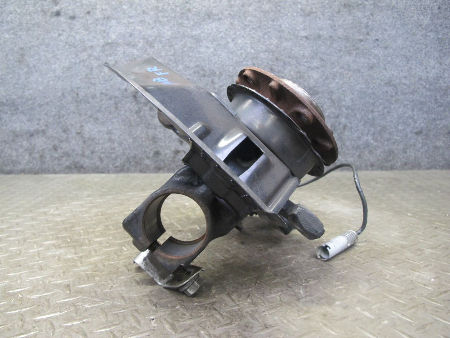 01-06 BMW E46 330ci RWD Front Right Spindle Knuckle Wheel Hub Bearing OEM