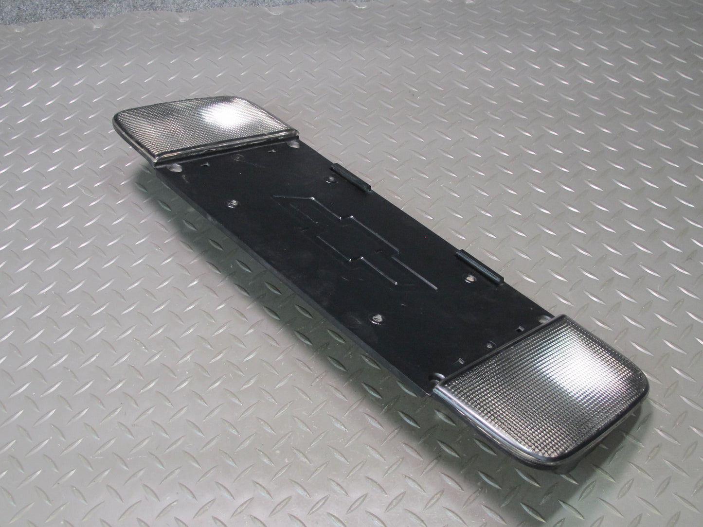 03-06 Chevrolet SSR Rear Reverse Light License Plate Holder 16524094 OEM