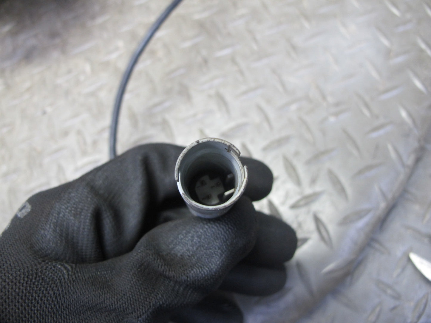 01-06 BMW E46 330ci RWD Front Right Spindle Knuckle Wheel Hub Bearing OEM