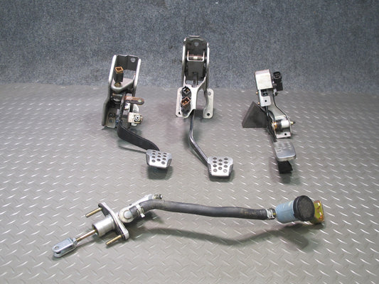 04-06 Nissan 350Z MT Convert Clutch Brake Gas Pedal & Master Cylinder Set OEM