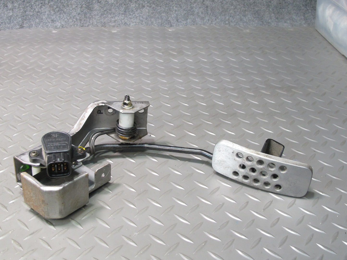 04-06 Nissan 350Z MT Convert Clutch Brake Gas Pedal & Master Cylinder Set OEM