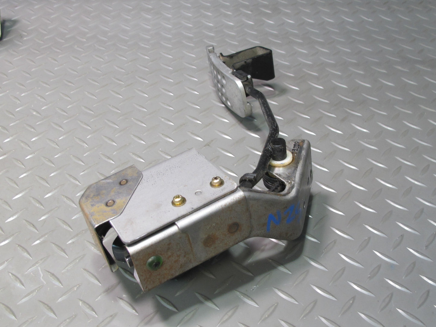 04-06 Nissan 350Z MT Convert Clutch Brake Gas Pedal & Master Cylinder Set OEM