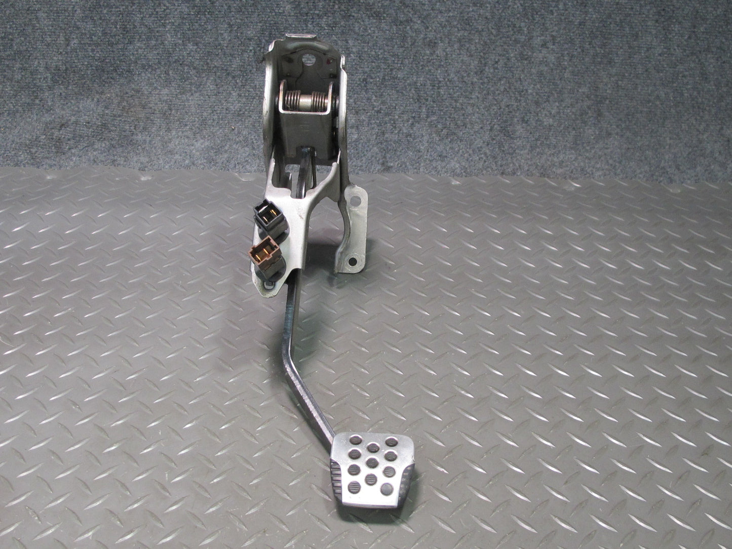 04-06 Nissan 350Z MT Convert Clutch Brake Gas Pedal & Master Cylinder Set OEM