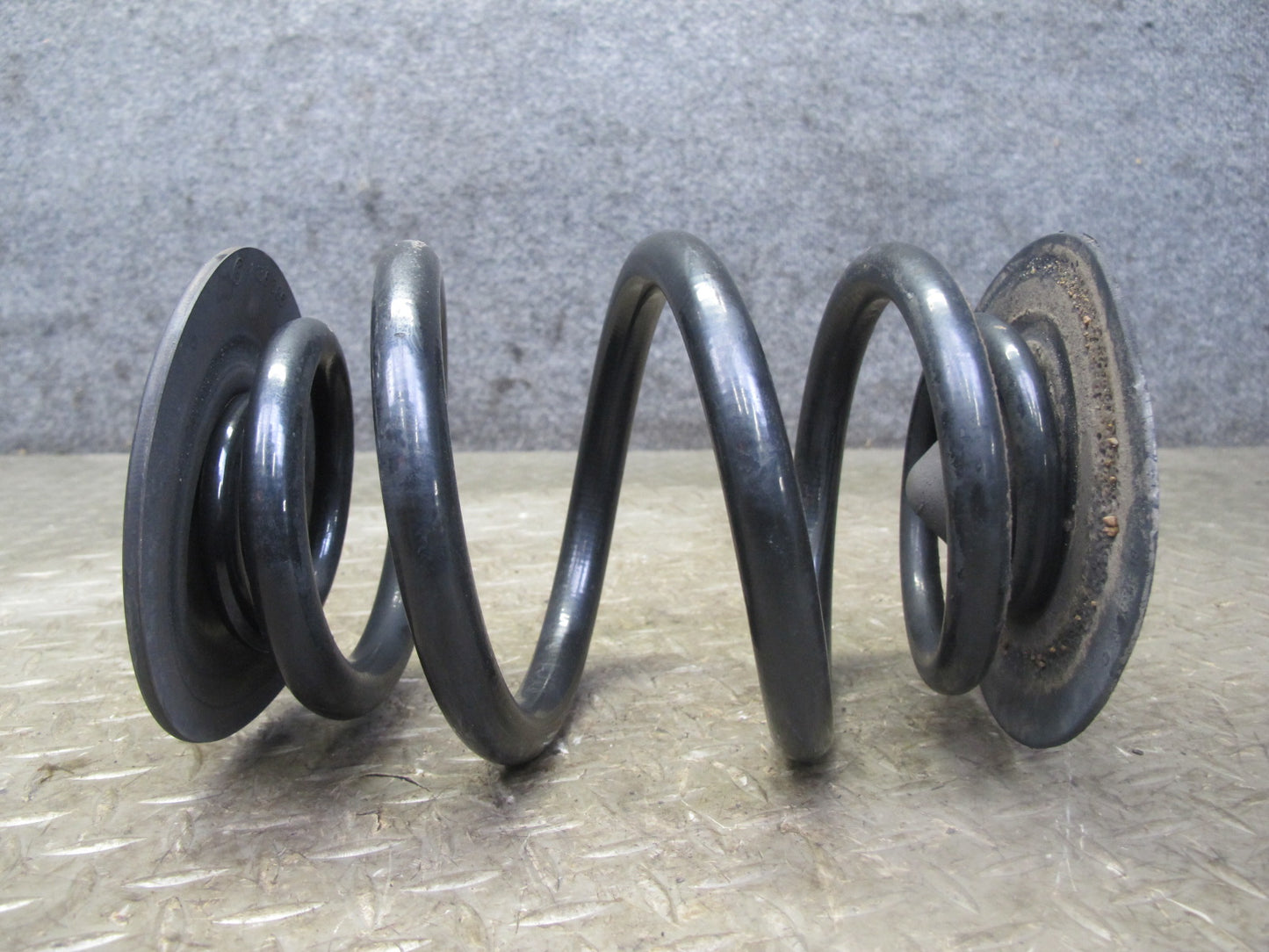 01-06 BMW E46 330ci Convertible Set of 2 Rear Left & Right Coil Spring OEM