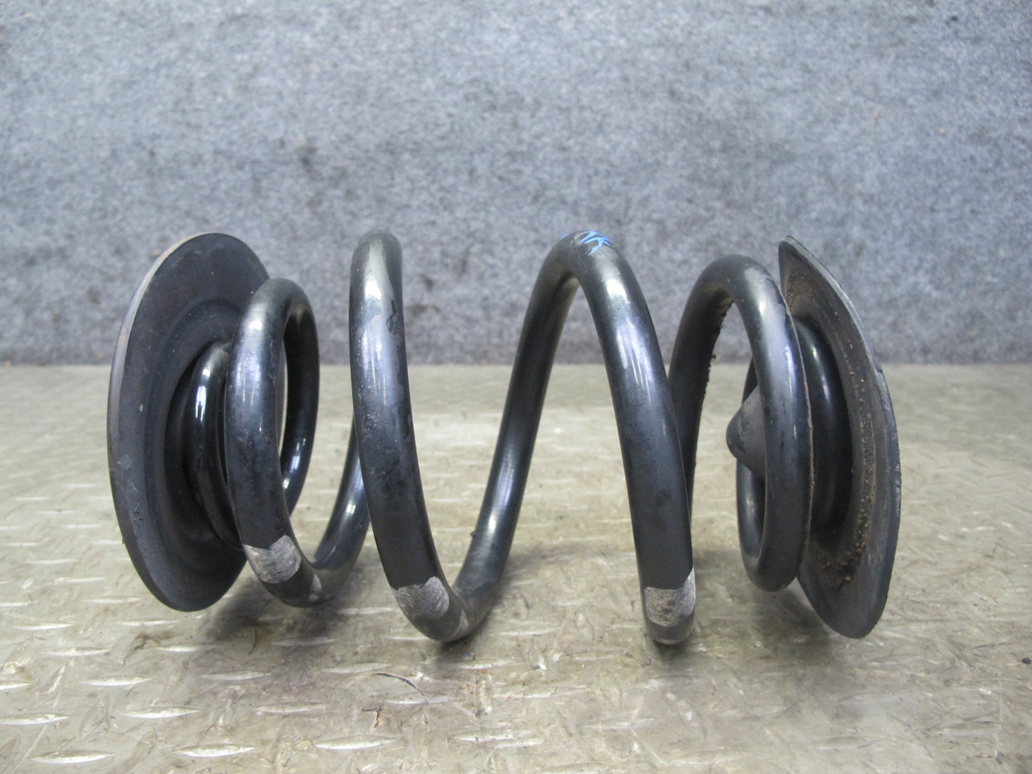 01-06 BMW E46 330ci Convertible Set of 2 Rear Left & Right Coil Spring OEM