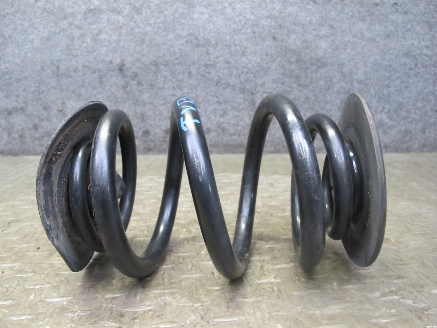 01-06 BMW E46 330ci Convertible Set of 2 Rear Left & Right Coil Spring OEM