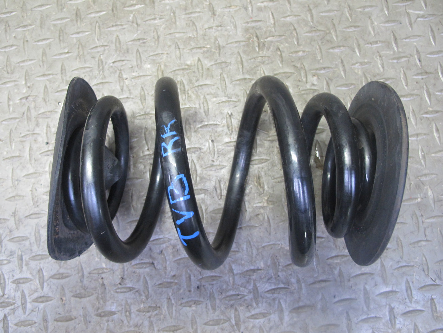 01-06 BMW E46 330ci Convertible Set of 2 Rear Left & Right Coil Spring OEM