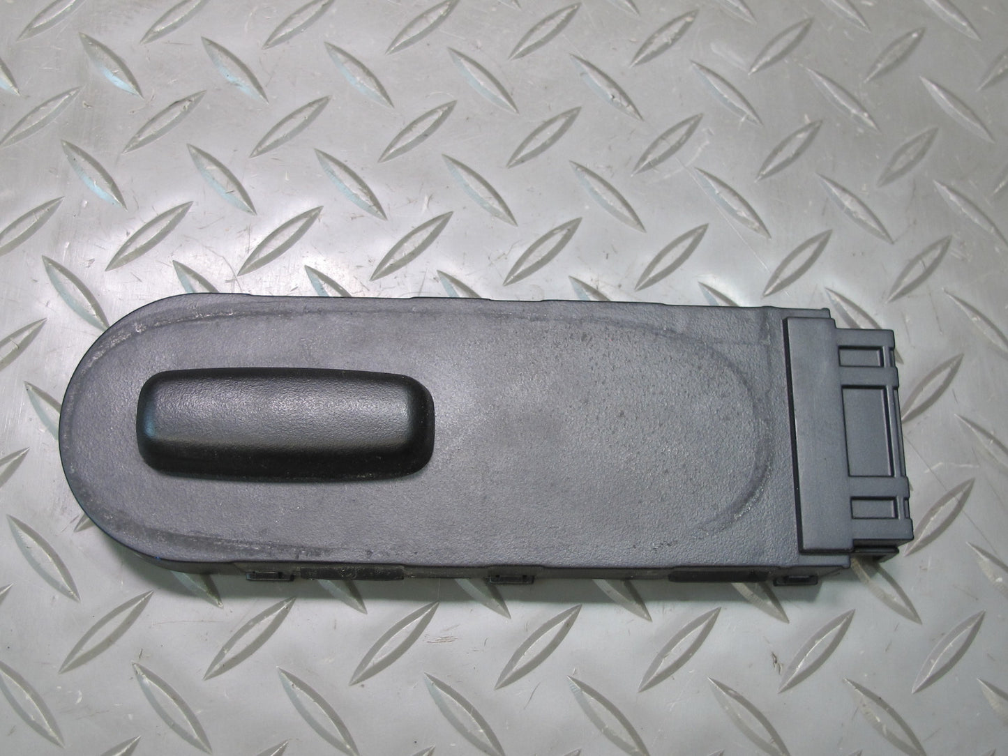 97-04 Chevrolet Corvette C5 Front Right Seat Control Switch 12135159 OEM