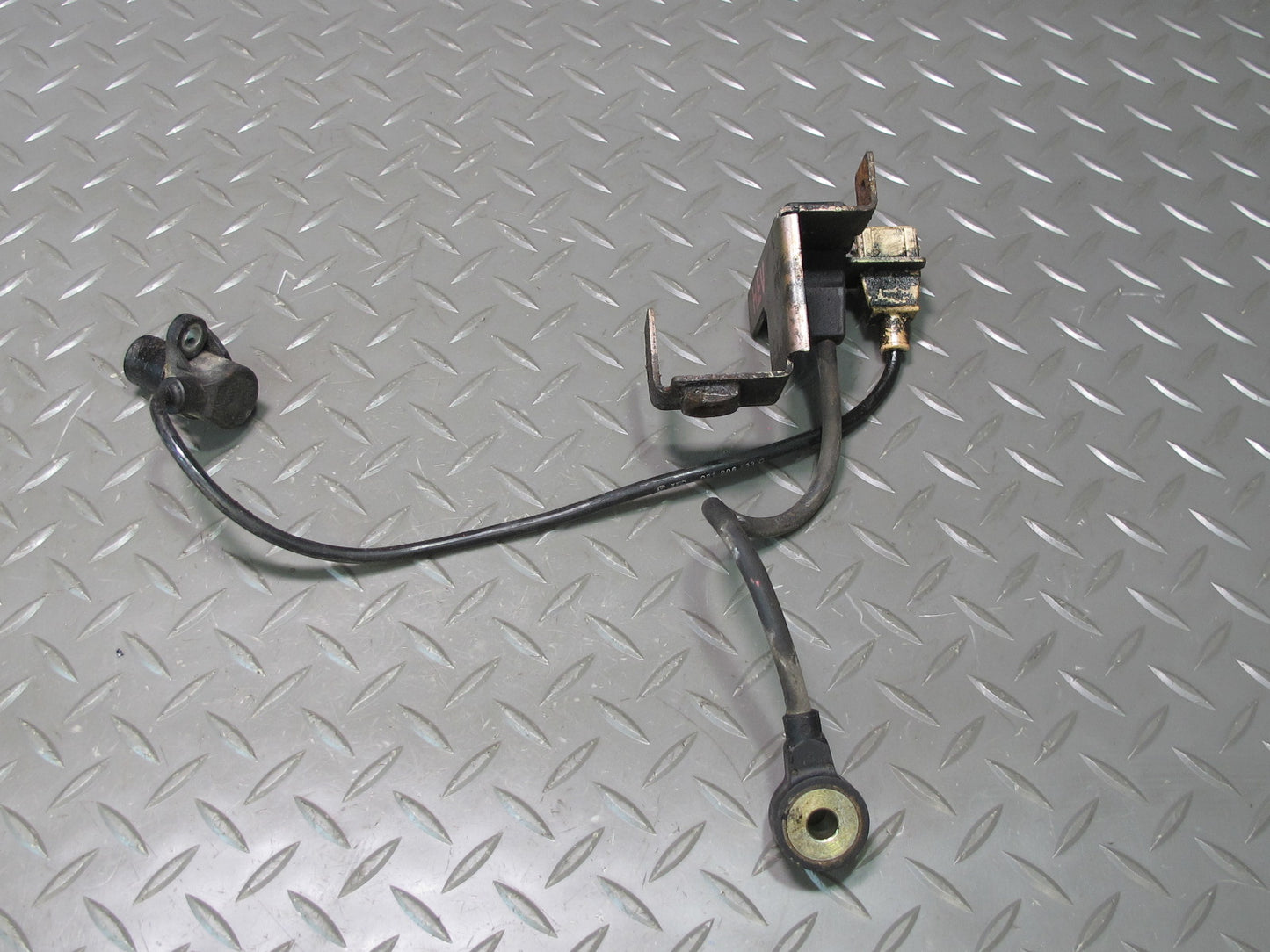 99-00 VW Eurovan T4 2.8L Engine Knock Sensor Set of 2 OEM