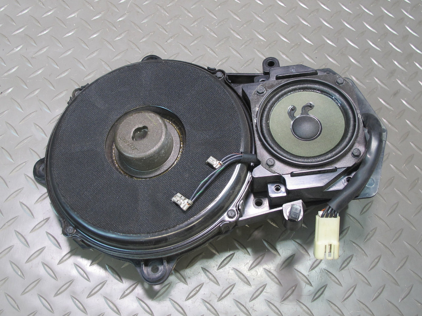 97-04 Chevrolet Corvette C5 Set of 2 Left Right Door Bose Subwoofer Speaker OEM