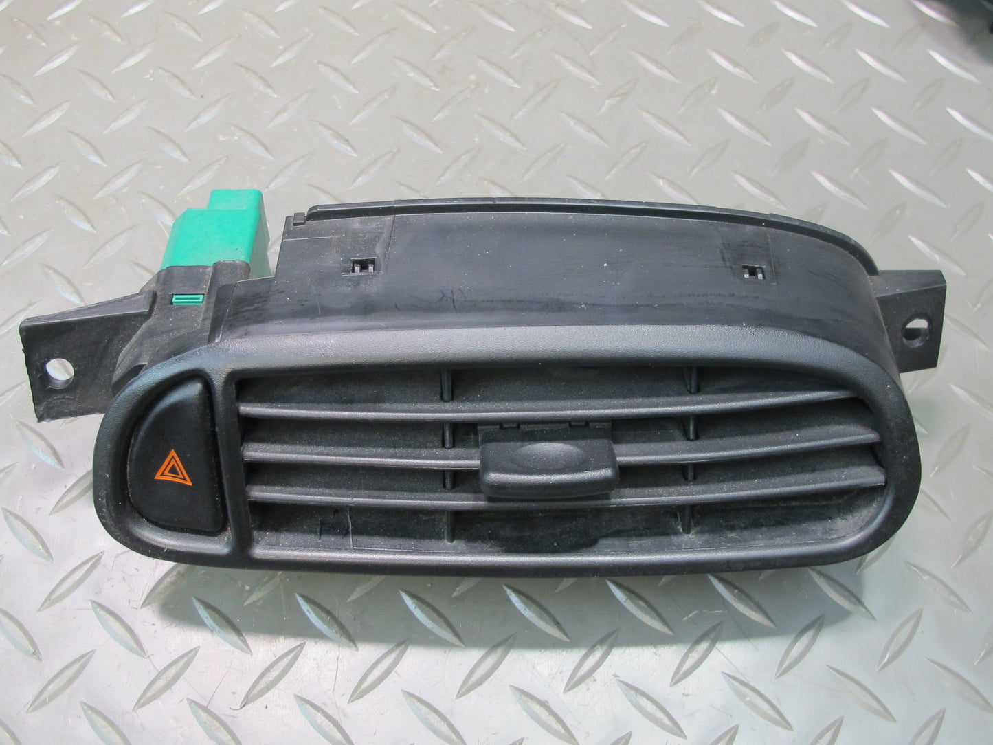 97-04 Chevrolet Corvette C5 Set of 4 Dash Front Left & Right Air Vent Grille OEM