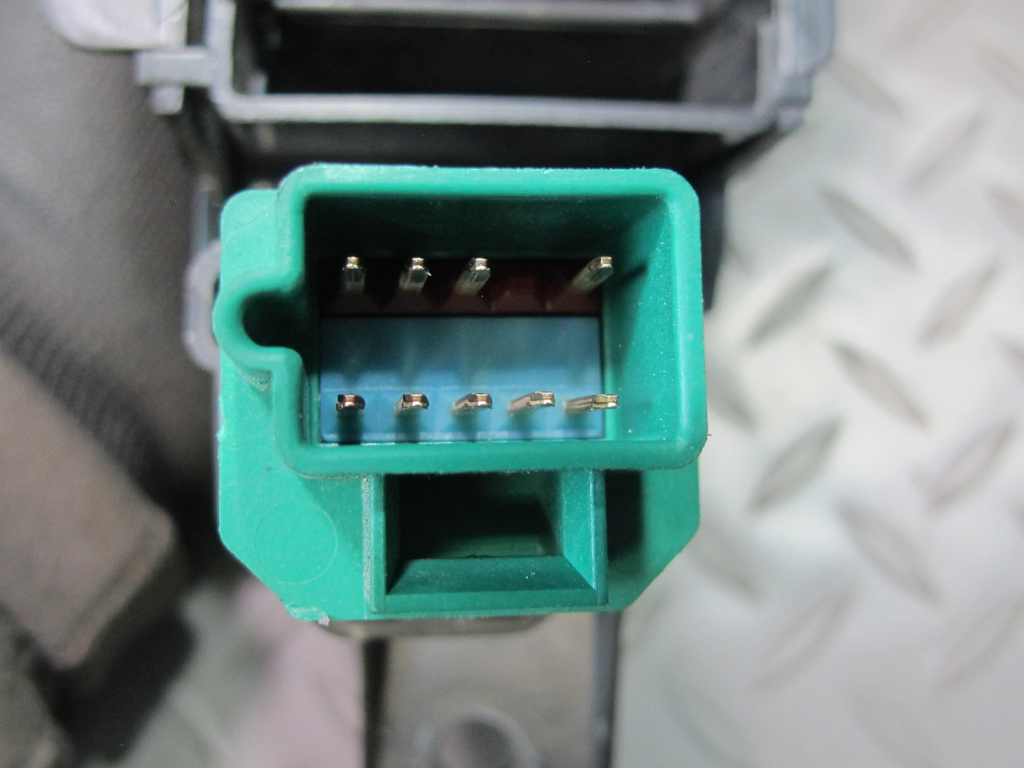 97-04 Chevrolet Corvette C5 Set of 4 Dash Front Left & Right Air Vent Grille OEM