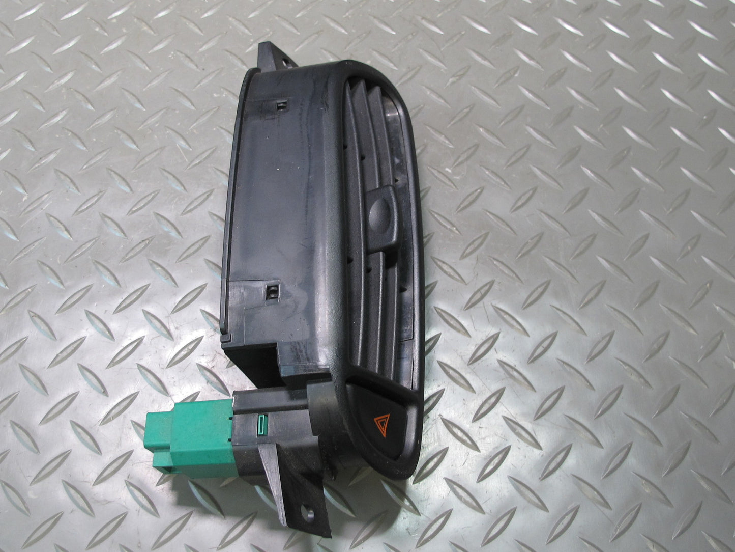 97-04 Chevrolet Corvette C5 Set of 4 Dash Front Left & Right Air Vent Grille OEM