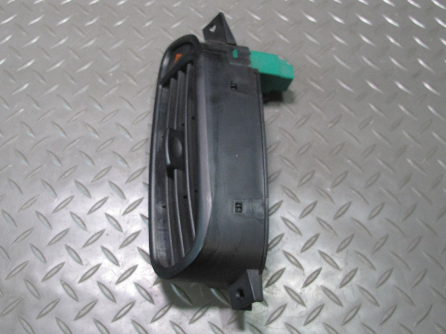 97-04 Chevrolet Corvette C5 Set of 4 Dash Front Left & Right Air Vent Grille OEM