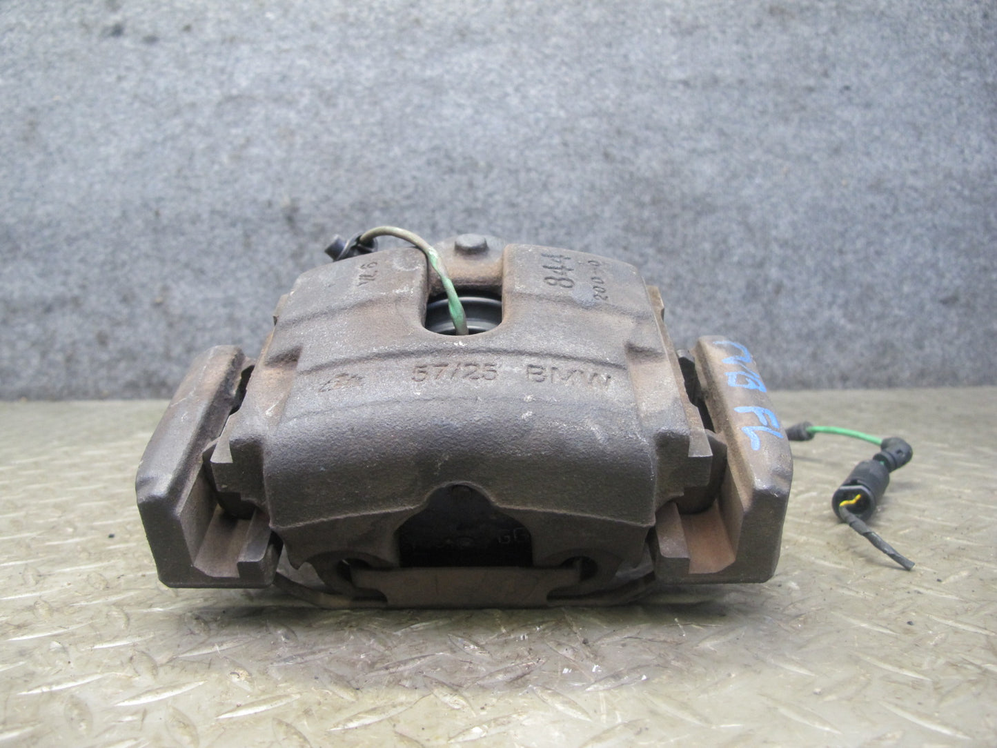 01-06 BMW E46 330i 330Ci RWD Set of 2 Front Left & Right Brake Caliper OEM