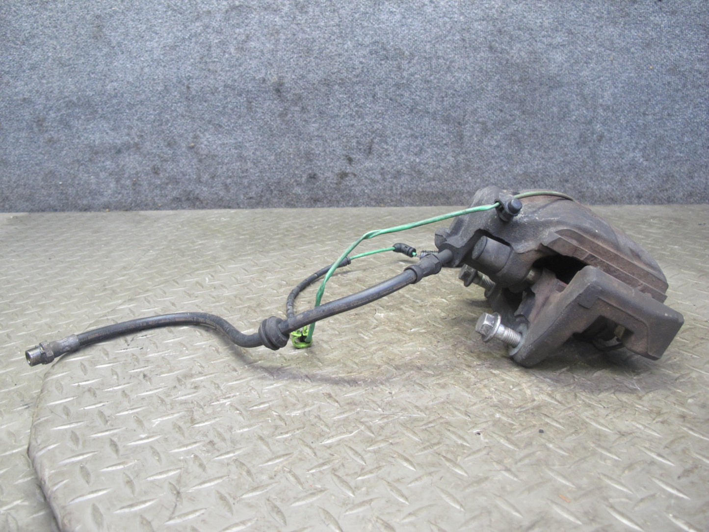 01-06 BMW E46 330i 330Ci RWD Set of 2 Front Left & Right Brake Caliper OEM