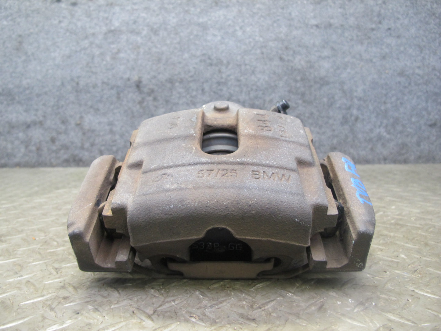 01-06 BMW E46 330i 330Ci RWD Set of 2 Front Left & Right Brake Caliper OEM