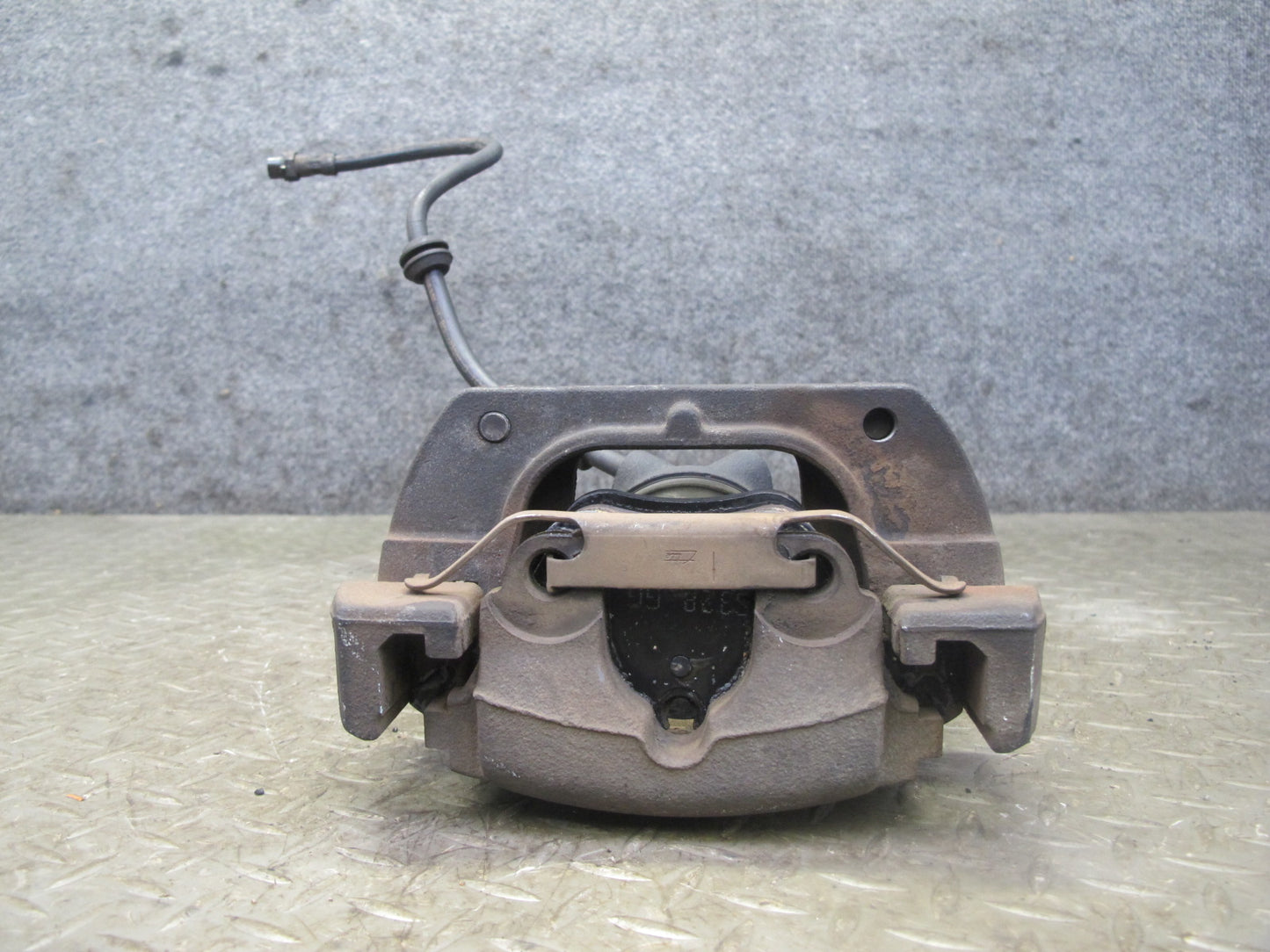 01-06 BMW E46 330i 330Ci RWD Set of 2 Front Left & Right Brake Caliper OEM