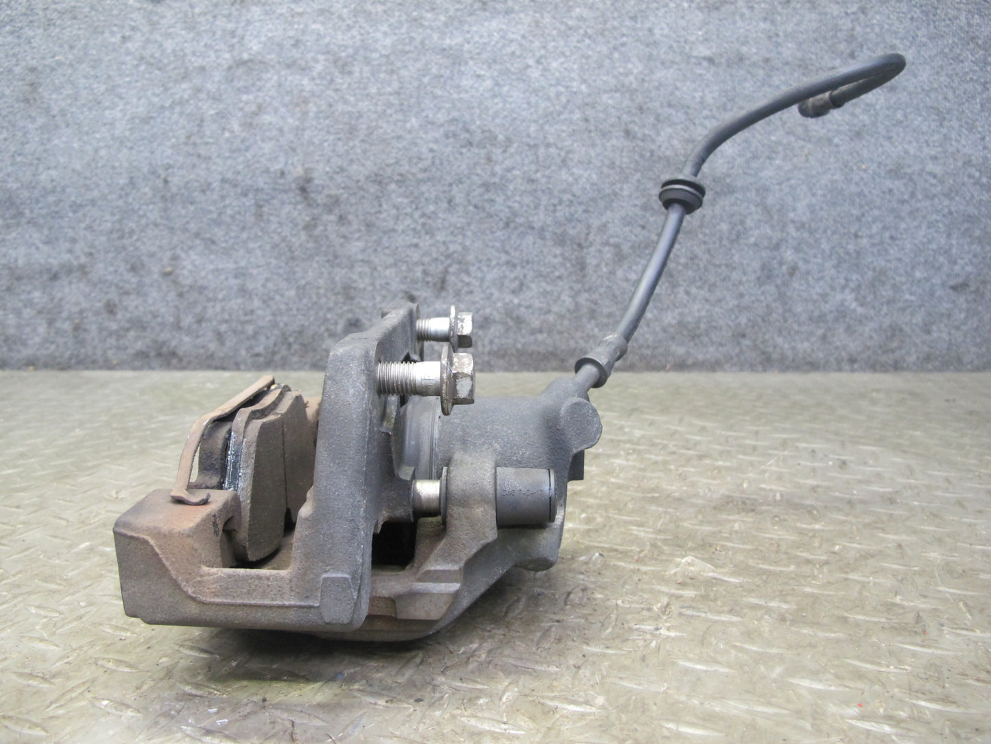 01-06 BMW E46 330i 330Ci RWD Set of 2 Front Left & Right Brake Caliper OEM