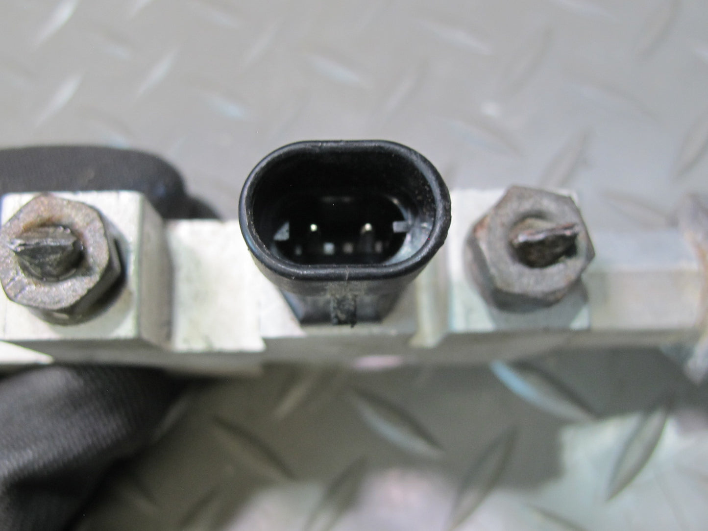 97-04 Chevrolet Corvette C5 Brake Proportioning Valve 10411077 88K OEM